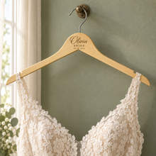 No-Bar Wedding Party Hanger