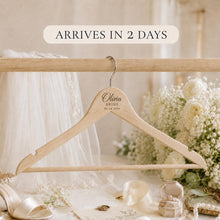 Personalized Bridesmaid Hanger, Custom Wooden Bridal Party Hanger with Name, Maid of Honor Wedding Gift