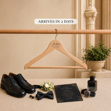 Personalized Groomsmen Hanger, Custom Groom Suit Hanger with Name, Best Man Gift, Wedding Party Hanger