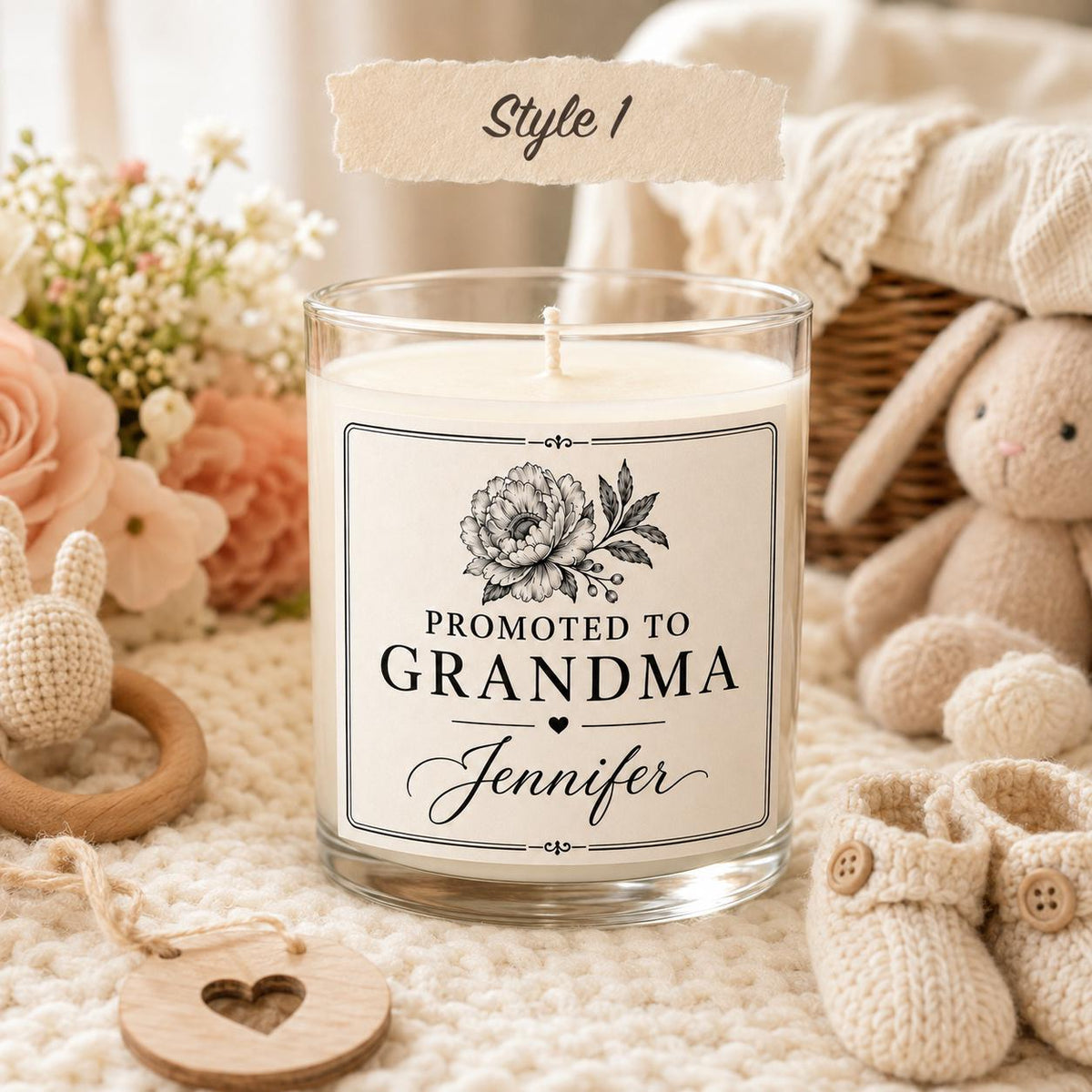 Personalized New Grandma Announcement Candle, Custom Black and White Label, 4 oz or 8 oz Pregnancy Reveal Gift — Style 1